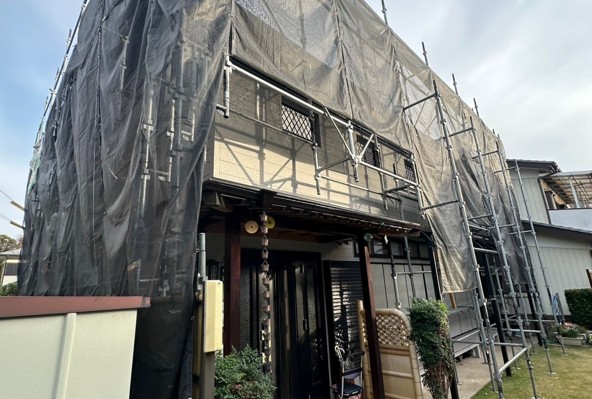 千葉市中央区の外壁塗装前の足場写真