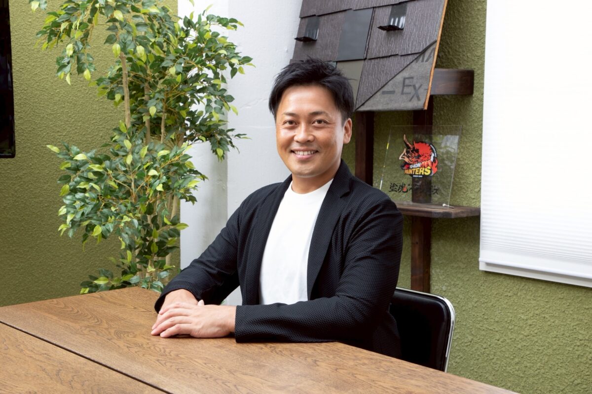 千葉市の外壁塗装専門店の営業スタッフの写真