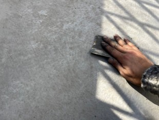 千葉市中央区の外壁塗装工事のバルコニー防水工事の写真