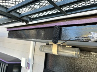 千葉市中央区の外壁塗装工事の付帯部上塗りの写真