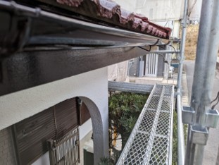 千葉市中央区の外壁塗装の付帯部塗装の写真