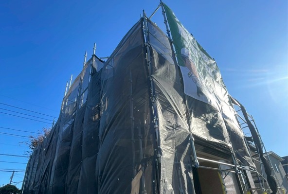 千葉市若葉区の外壁塗装の足場の写真